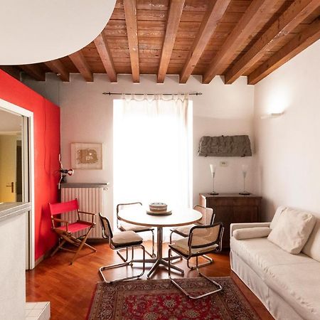 Anfiteatro Apartment In Brera Мілан Екстер'єр фото