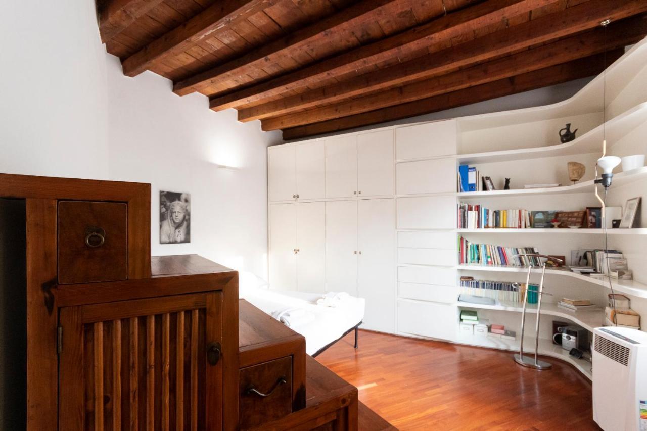 Anfiteatro Apartment In Brera Мілан Екстер'єр фото